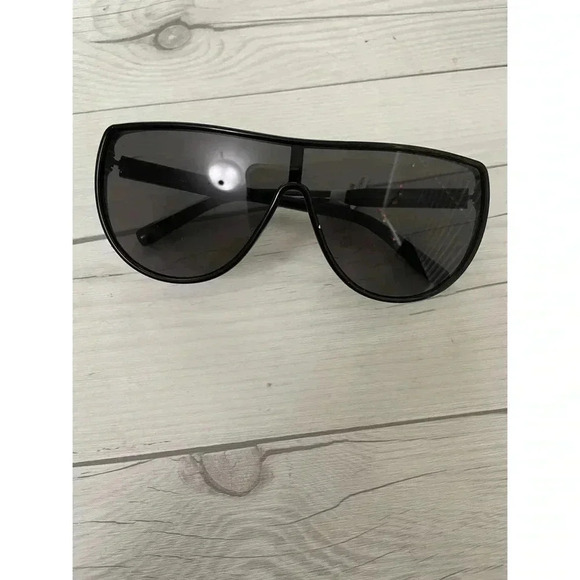 Bundle of 2 Sunglasses - Picture 5 of 8